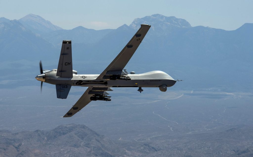 Dron militar de Estados Unidos durante unas pruebas en el desierto de Utah.